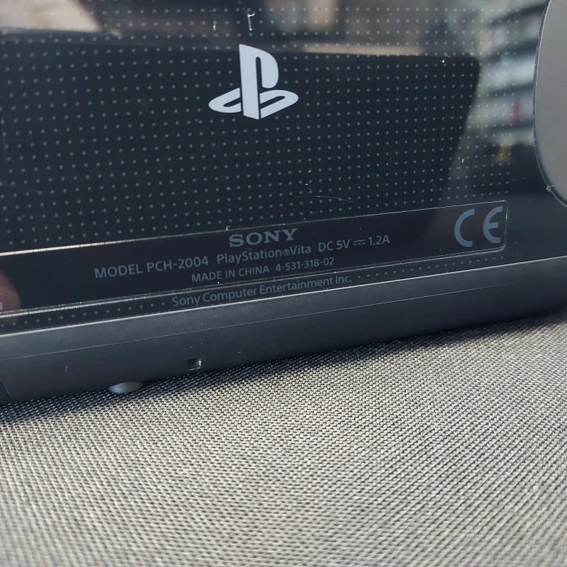 CONSOLE SONY PS VITA PCH-2004 WIFI + CARTE 8 GO + FOOTBALL MANAGER CONSOLE SONY PS VITA PCH-2004 WIFI + CARTE 8 GO + FOOTBALL MANAGER -Labyrinthe console sony ps vita pch 2004 wifi carte 8 go football manager 7