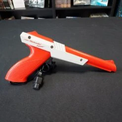 PISTOLET ZAPPER NES ORANGE 3 PISTOLET ZAPPER NES ORANGE -Labyrinthe pistolet zapper nes orange 1